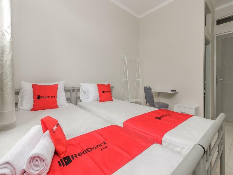 Reddoorz @ Cipete Raya Hotell Jakarta Eksteriør bilde